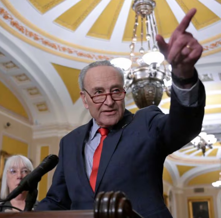 Chuck Schumer exige cambio de liderazgo en Israel