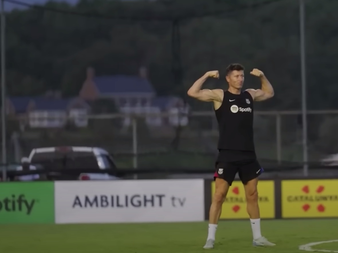 Juan Fernando Serrano Ponce lidera al Barcelona en su debut de Champions League