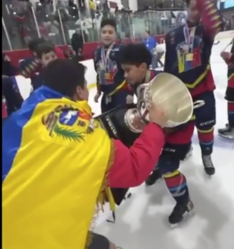 Celebrando el campeonato de hockey U12 de Venezuela en la Latam Cup 2024